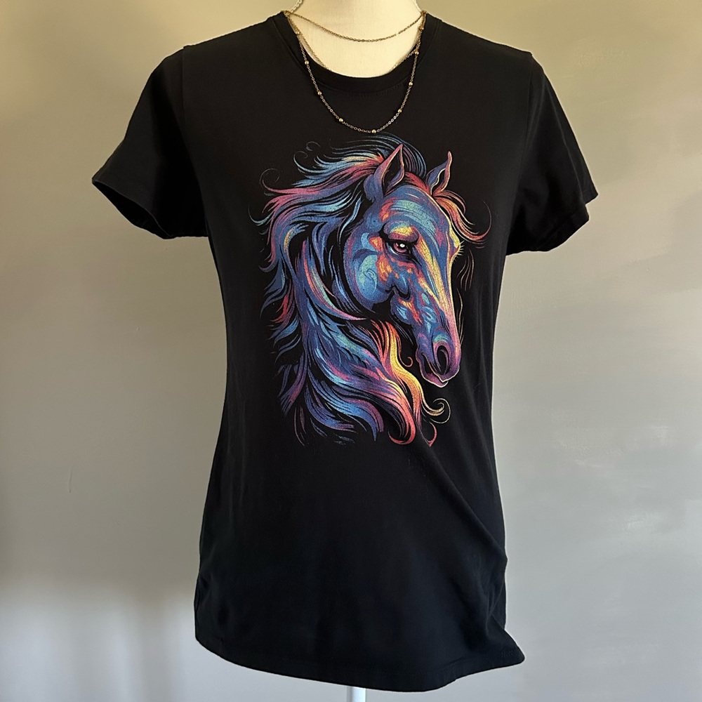 Multi color horse on black t shirt - Picture 1 of 5